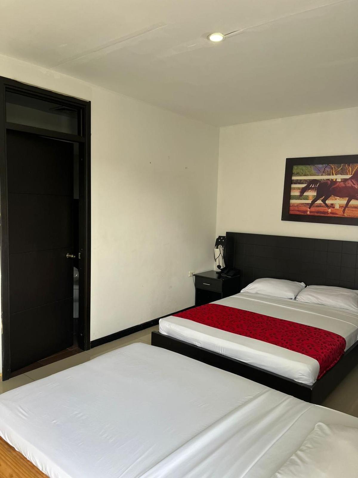 Hotel El Jardin Cafetero Armenia Bagian luar foto